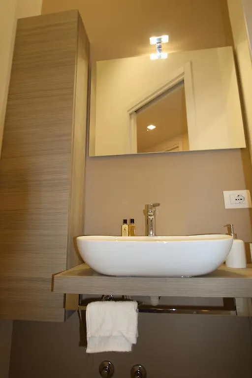 Curtatone 25 New Apartments Milan 0*,  Italy